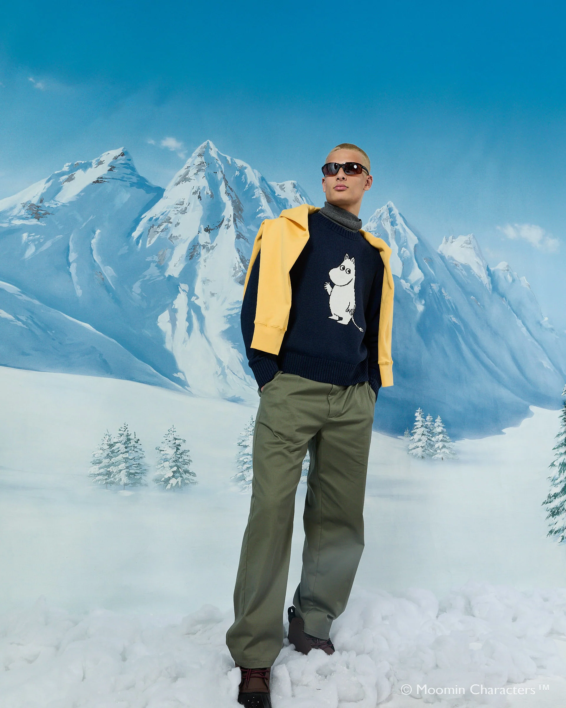 Men’s Cashmere Moomin Icon Sweater Navy - Image 2
